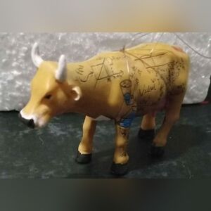 IMPOSSIBLE TO FIND, ULTRA RARE, RETIRED Cow Parade Mini Moo Figurine- "Cowculus"